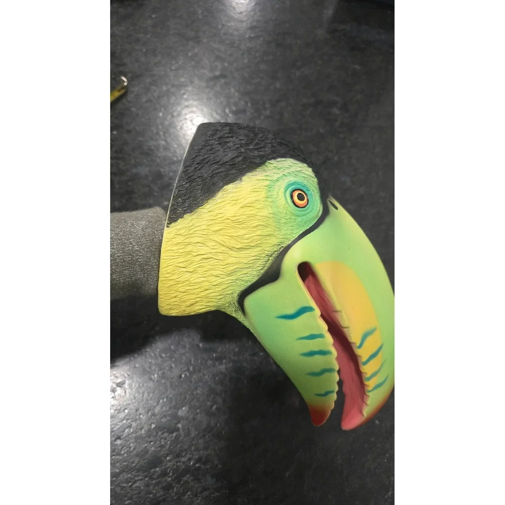N/A large parrot